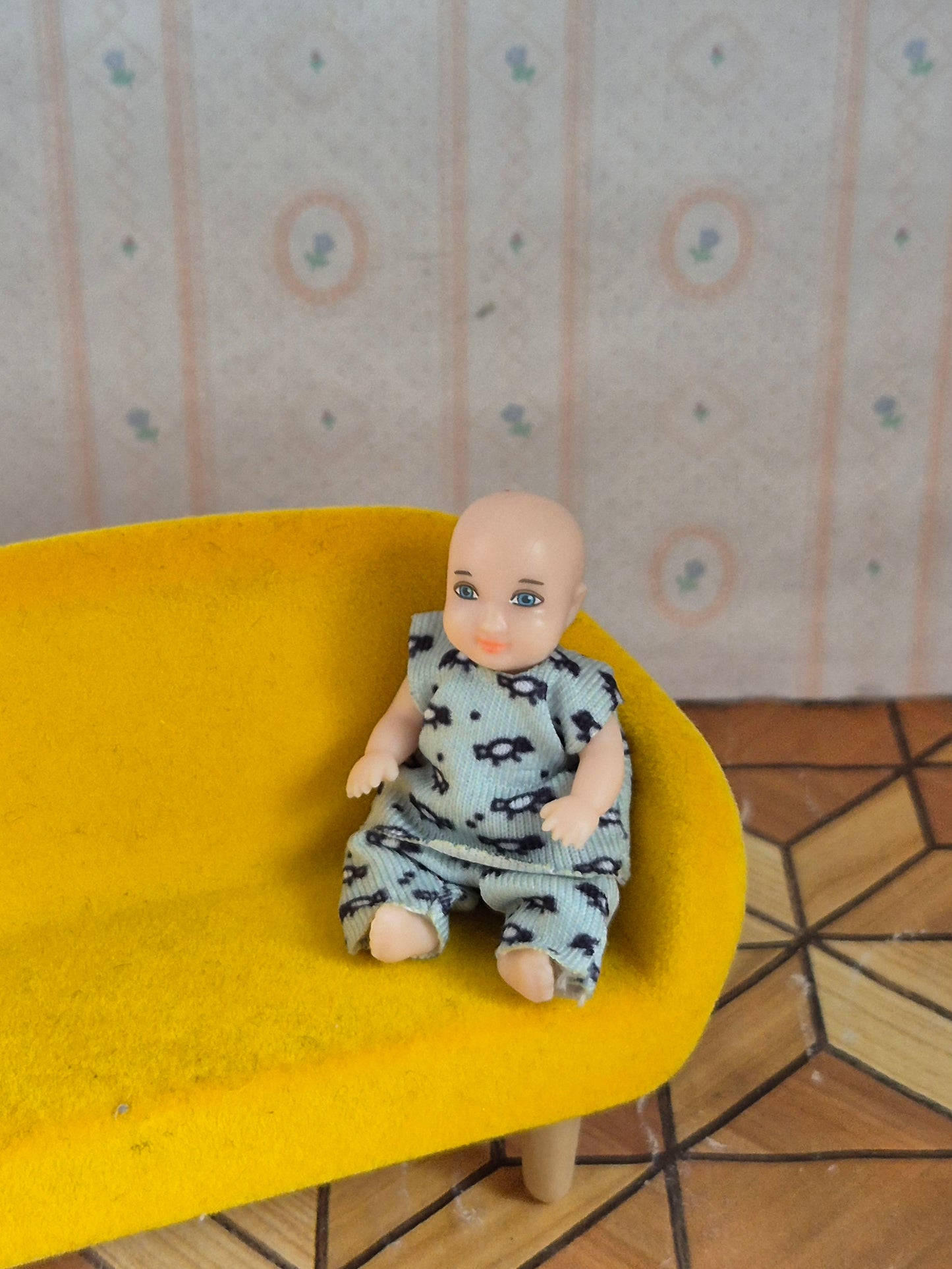 Lundby baby dukke