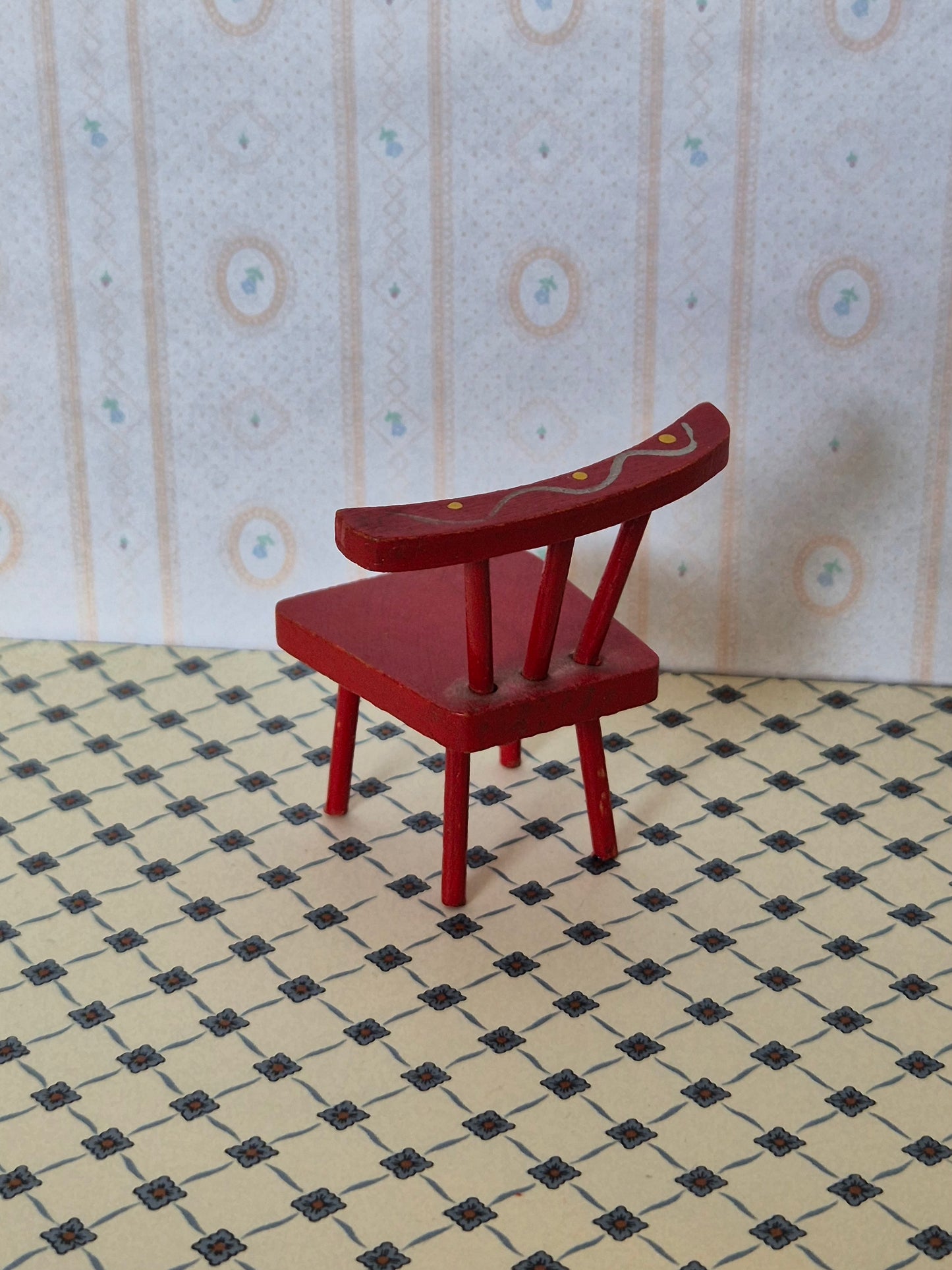 1:16 Dora Kuhn stol
