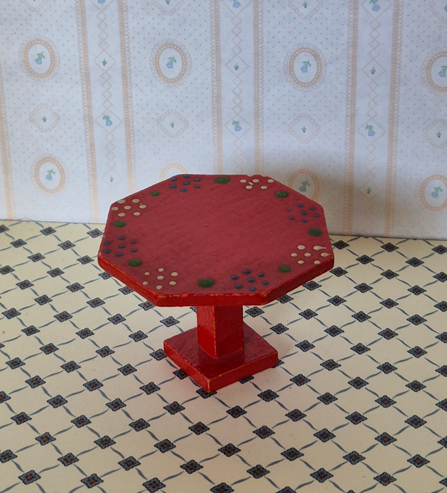 1:16 Dora Kuhn bord