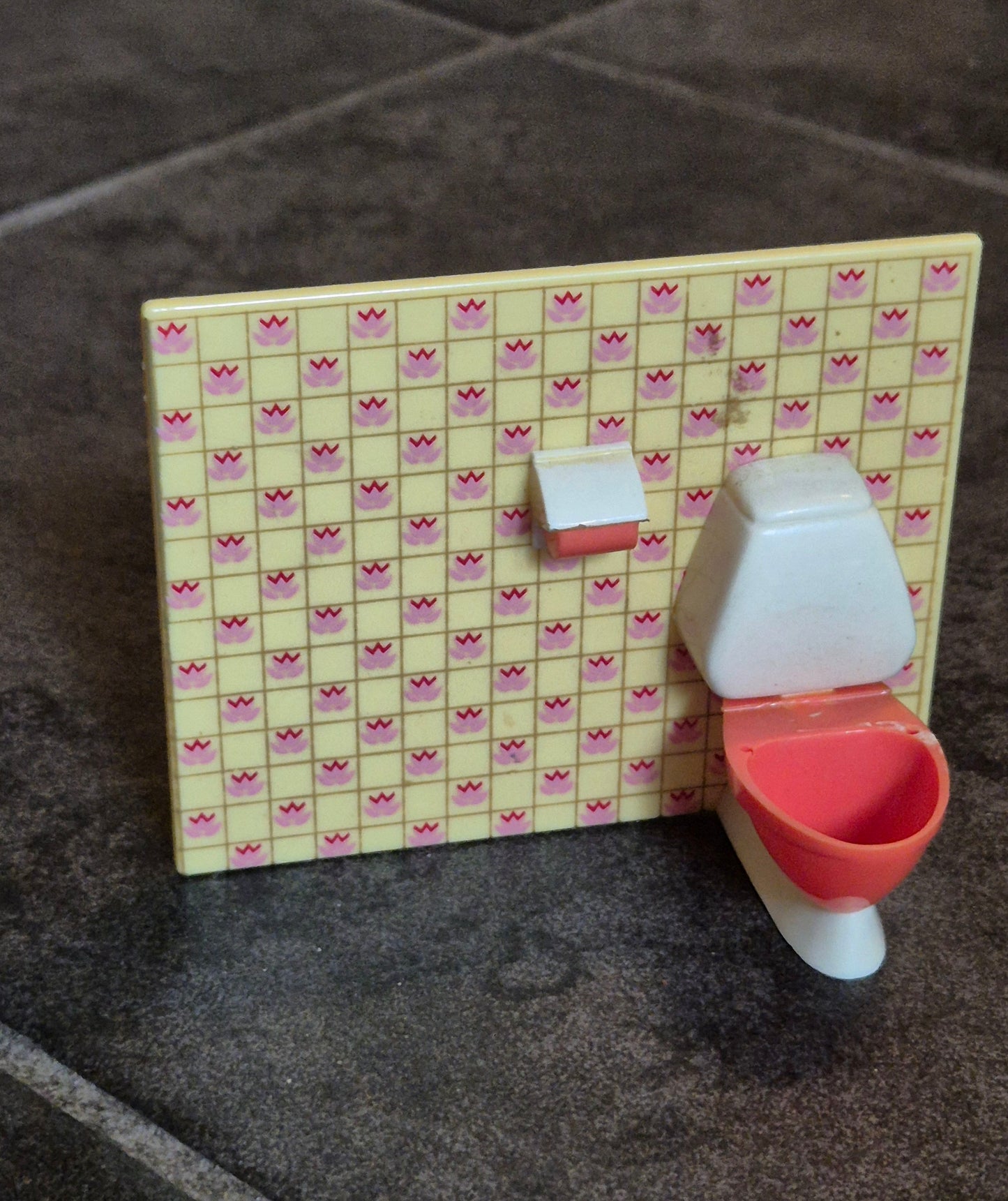 Brio toilet