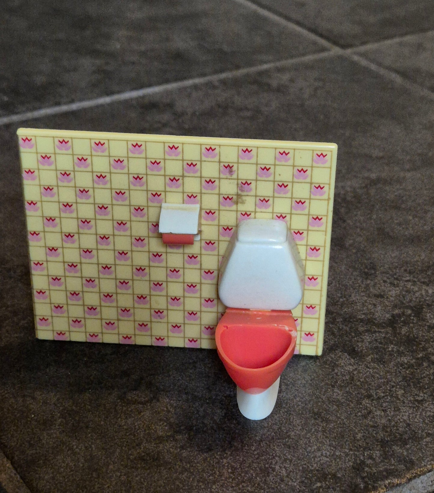 Brio toilet