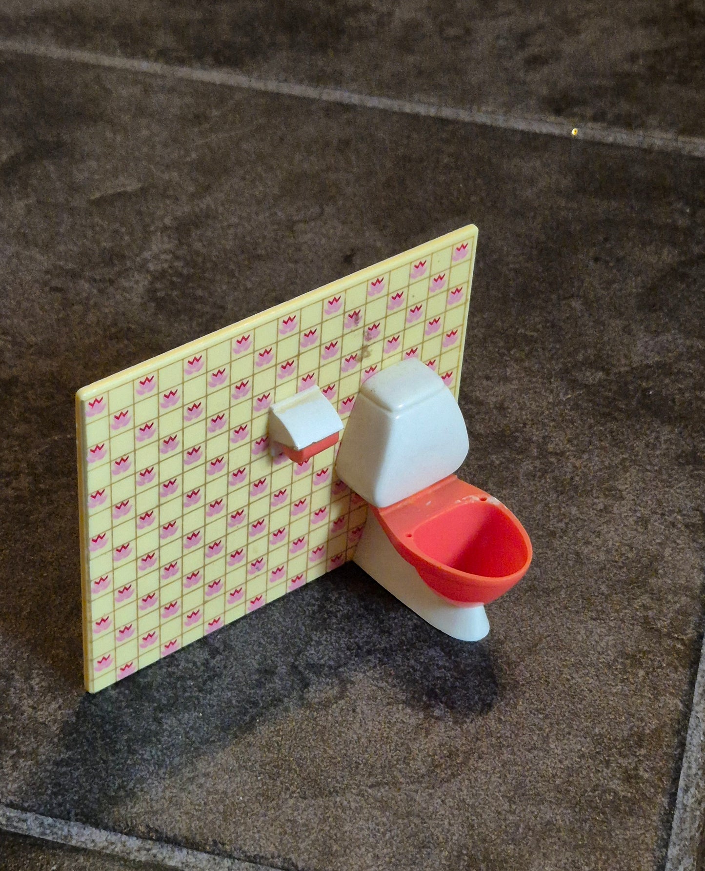 Brio toilet