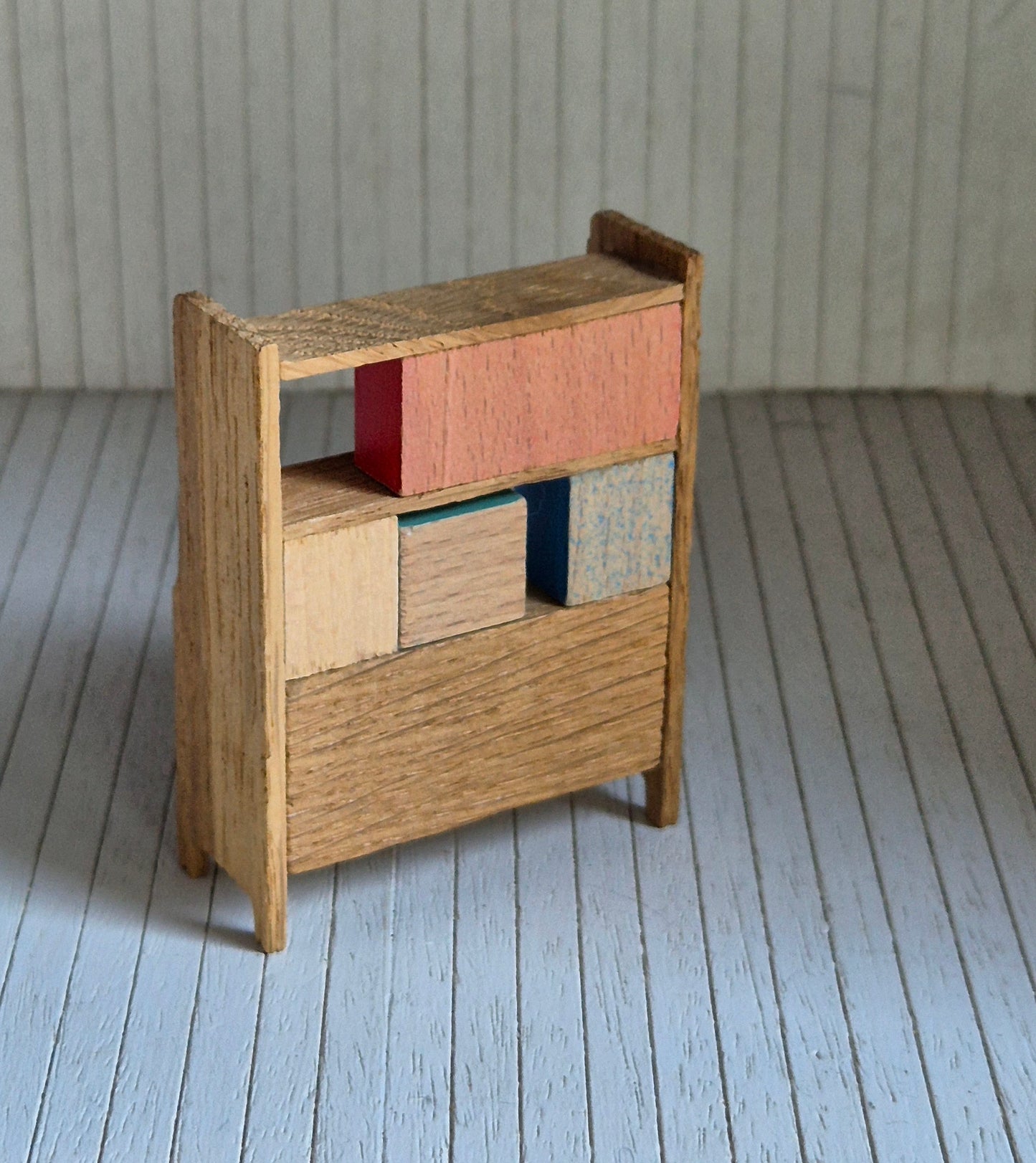 Lisa bookcase
