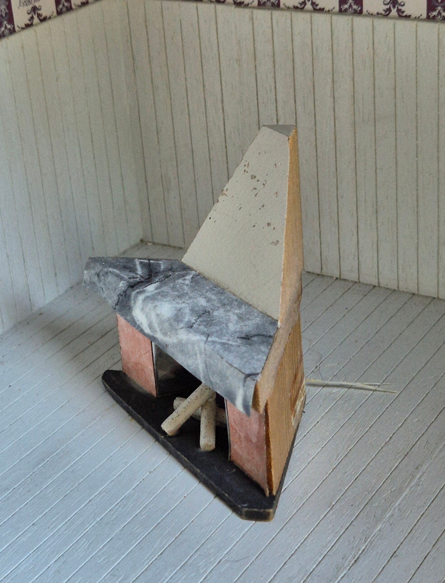 Hanse lyserød hjørnepejs