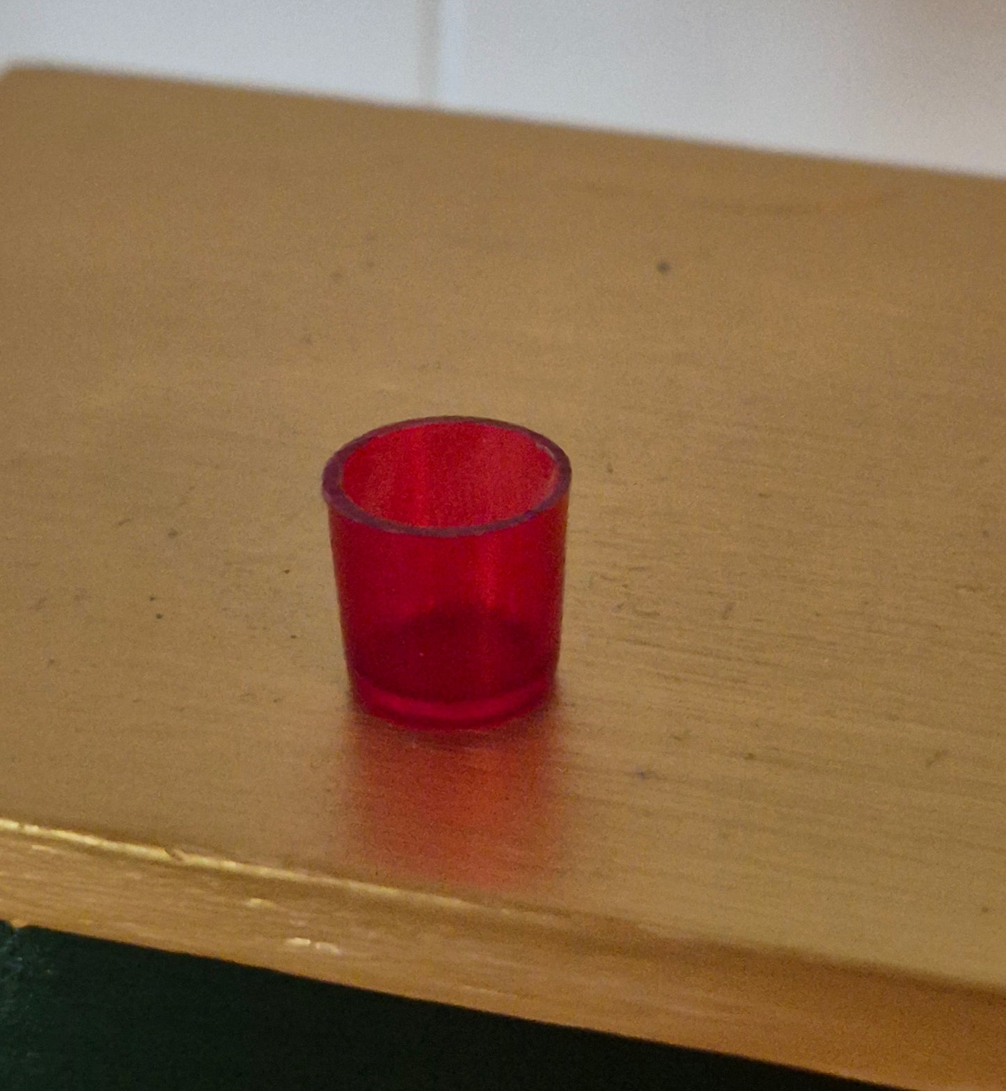 1:16 rødt glas