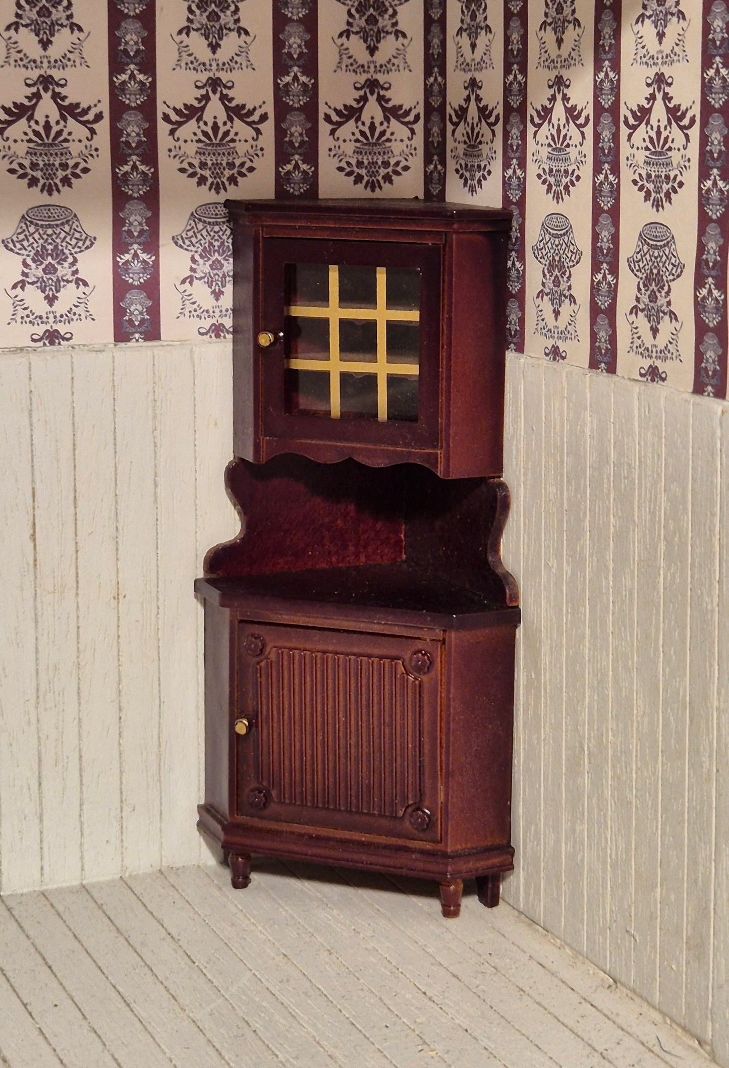 Lundby hjørneskab