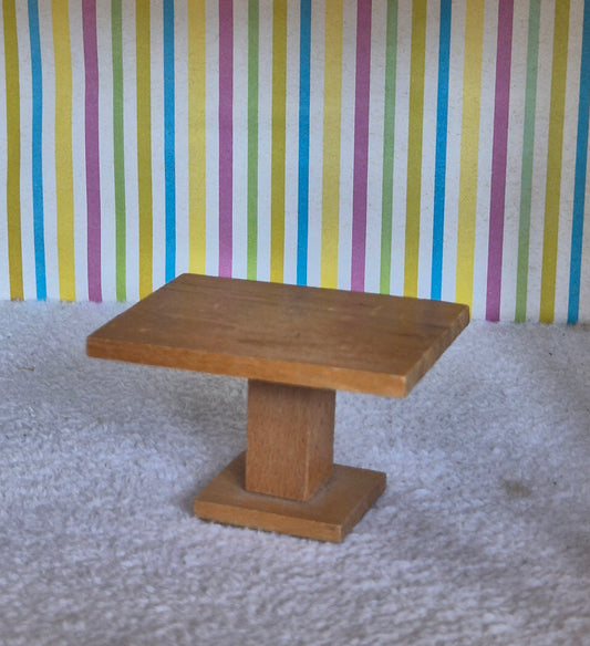 1:16 retro table