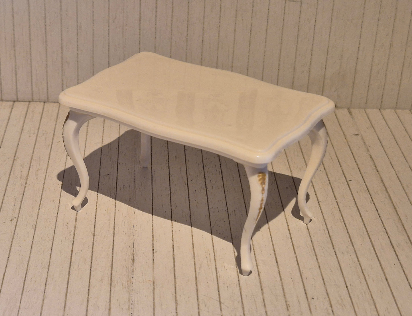 Lundby bord, patina
