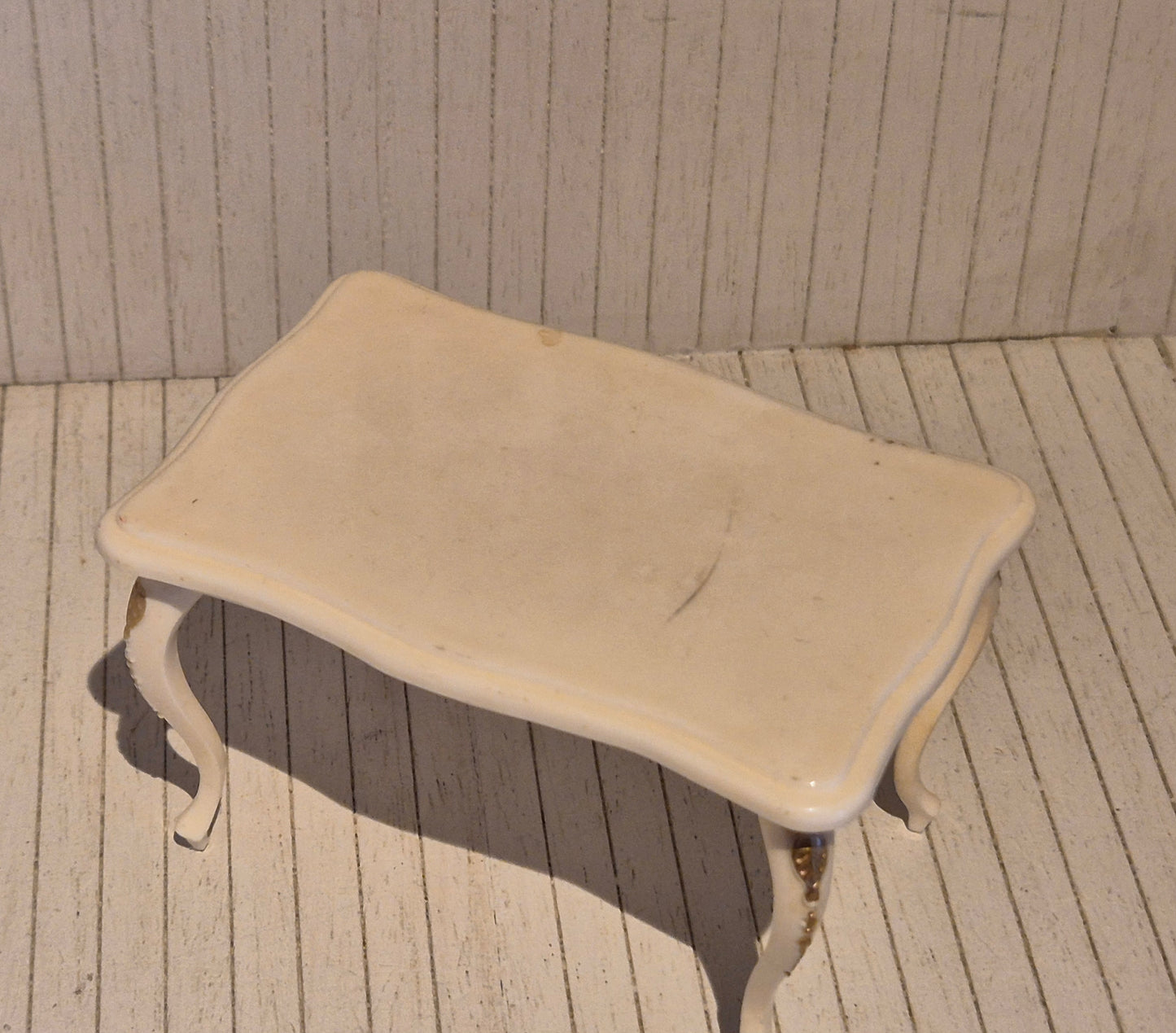 Lundby bord, patina