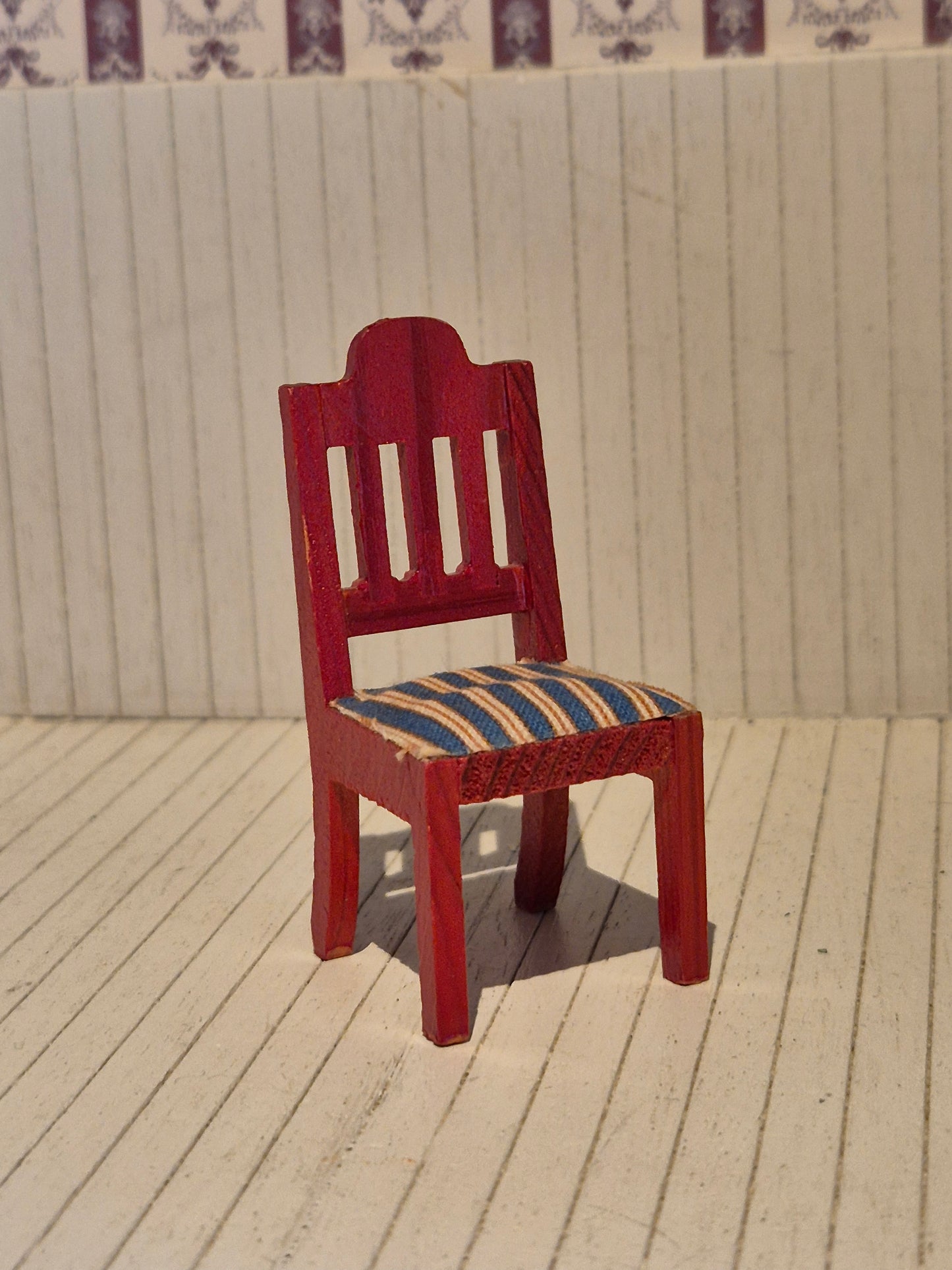 Lundby rød træstol