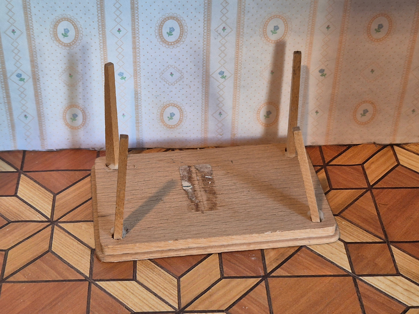 Lundby bord, mangler