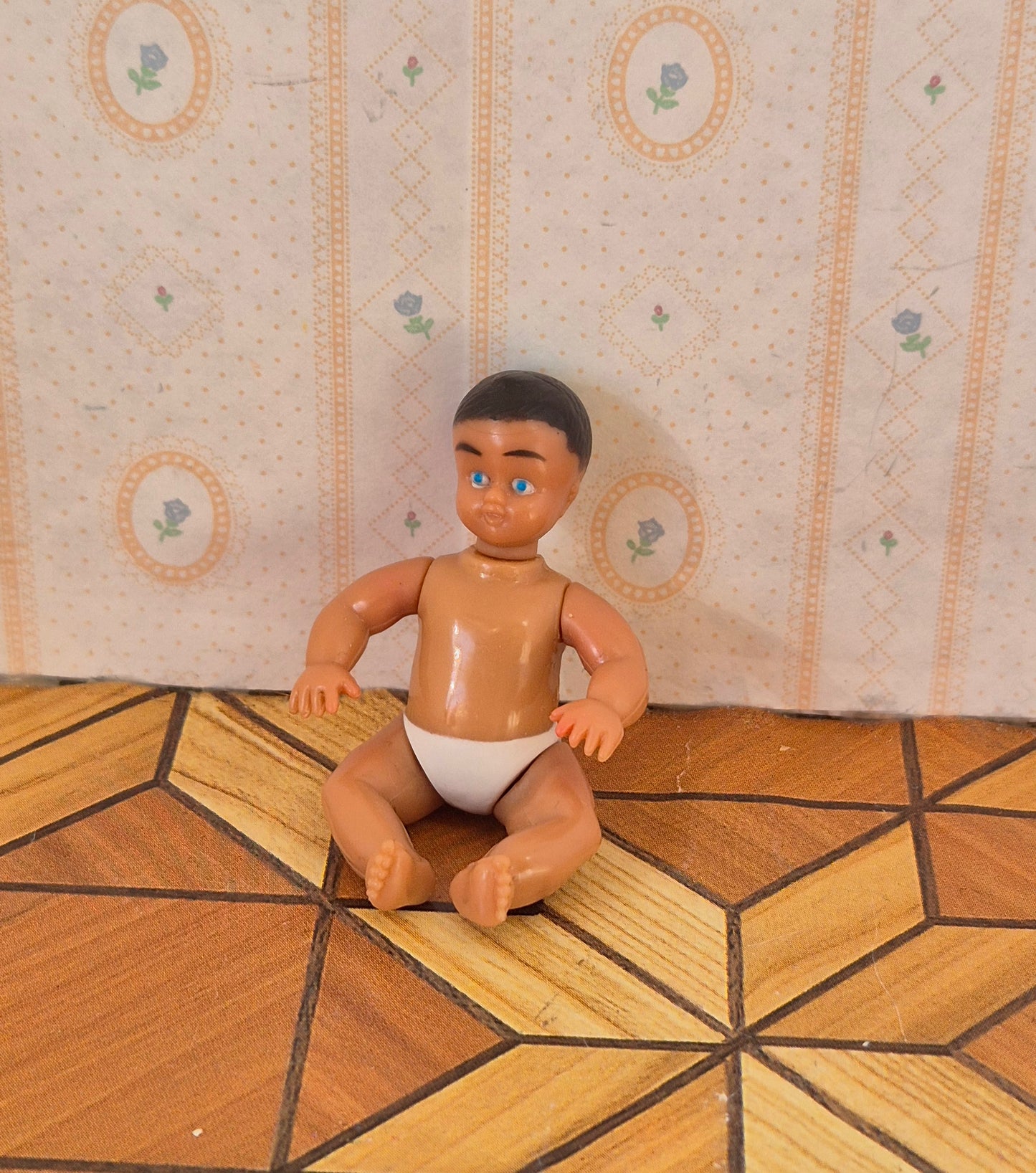 Lundby baby dukke