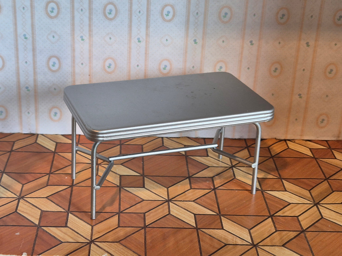 1:12 Metal bord
