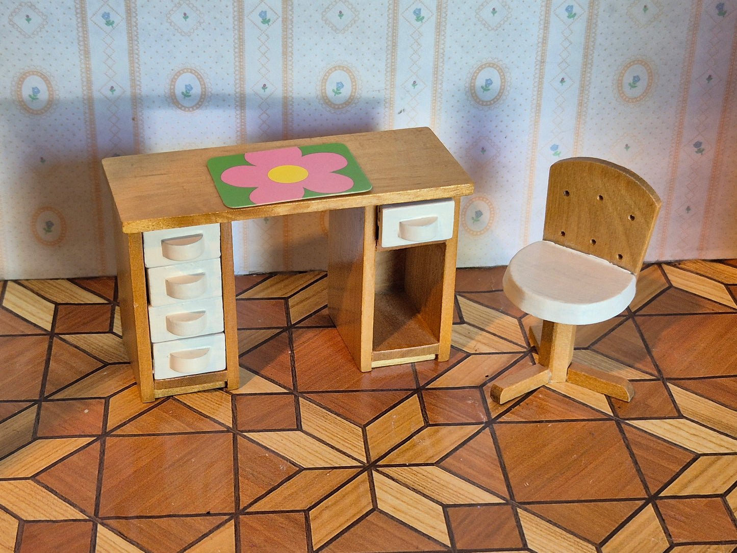 Lundby skrivebord og stol