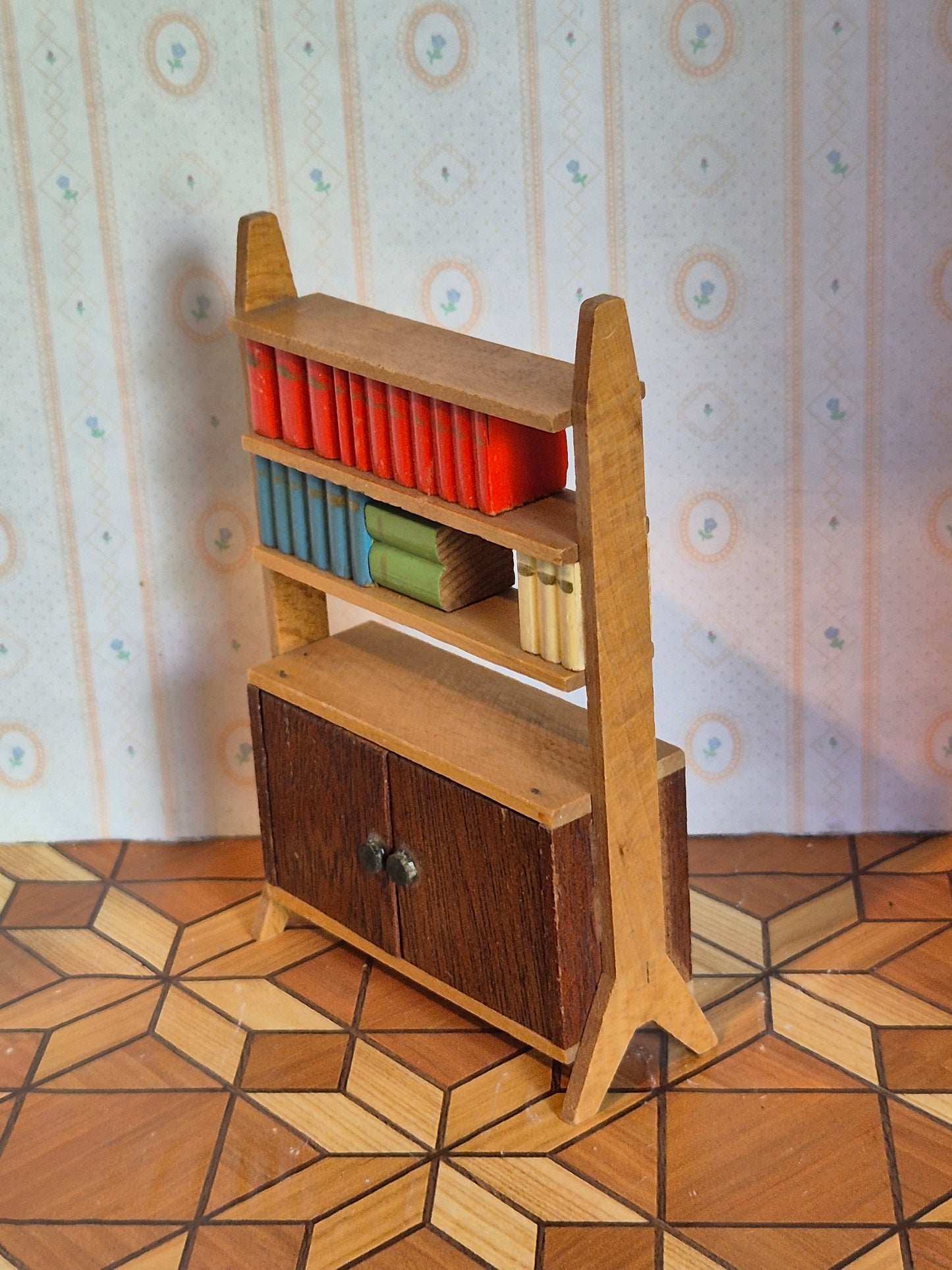 Lundby reol, knækket fod