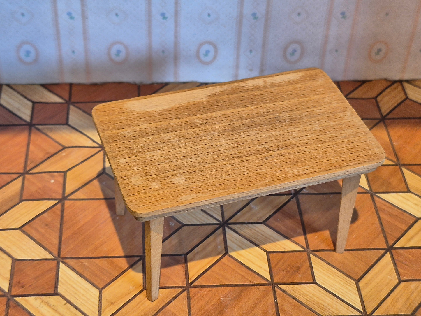 Lundby bord, patina