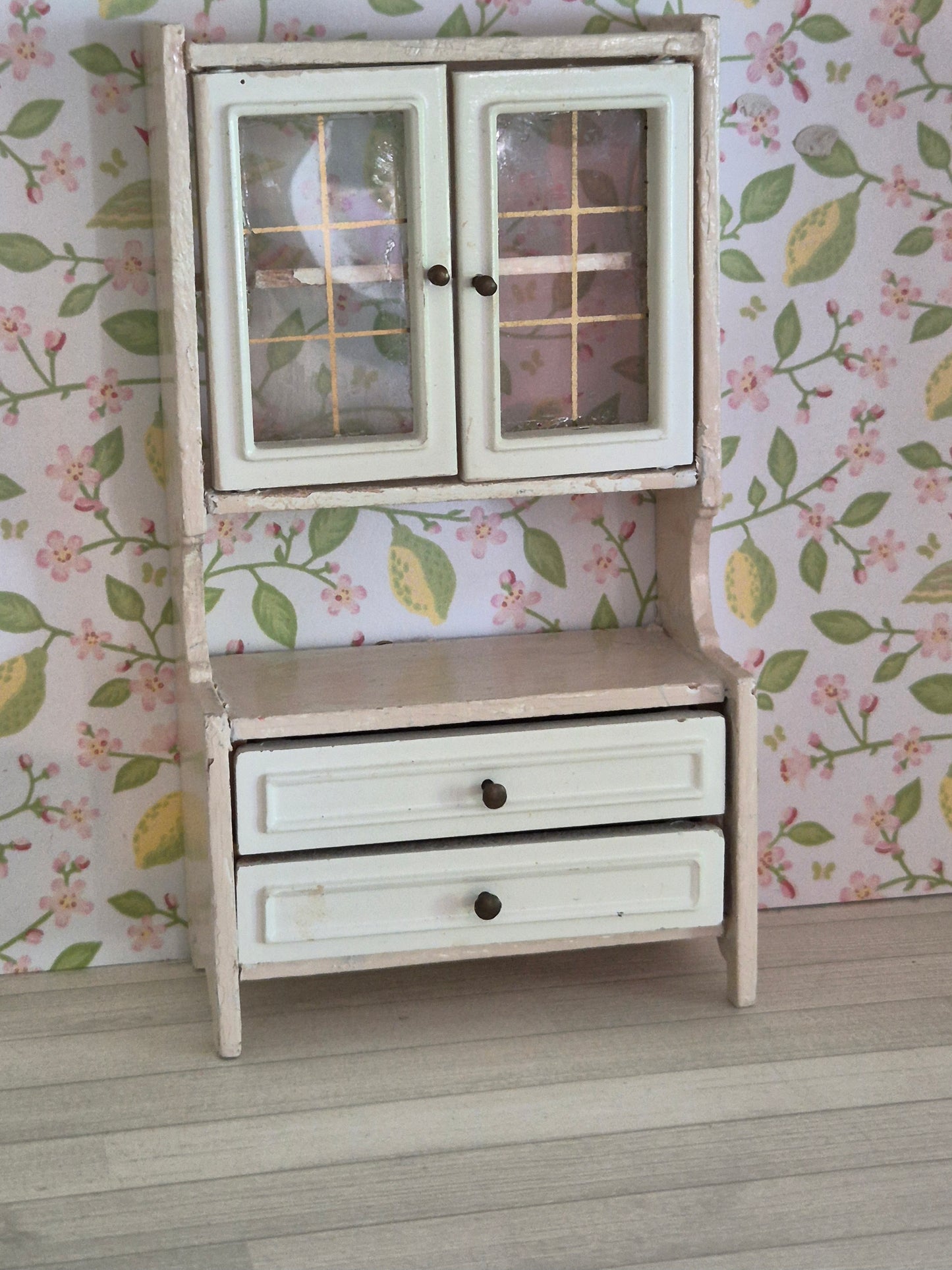 Lundby skab, mangler