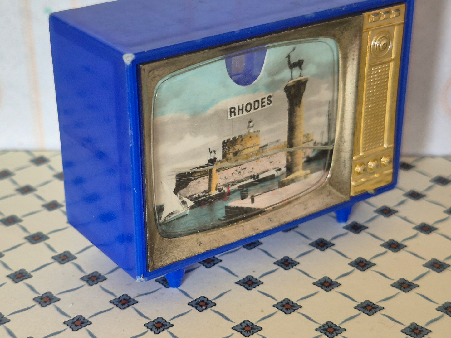 1:12 vintage TV, mangler
