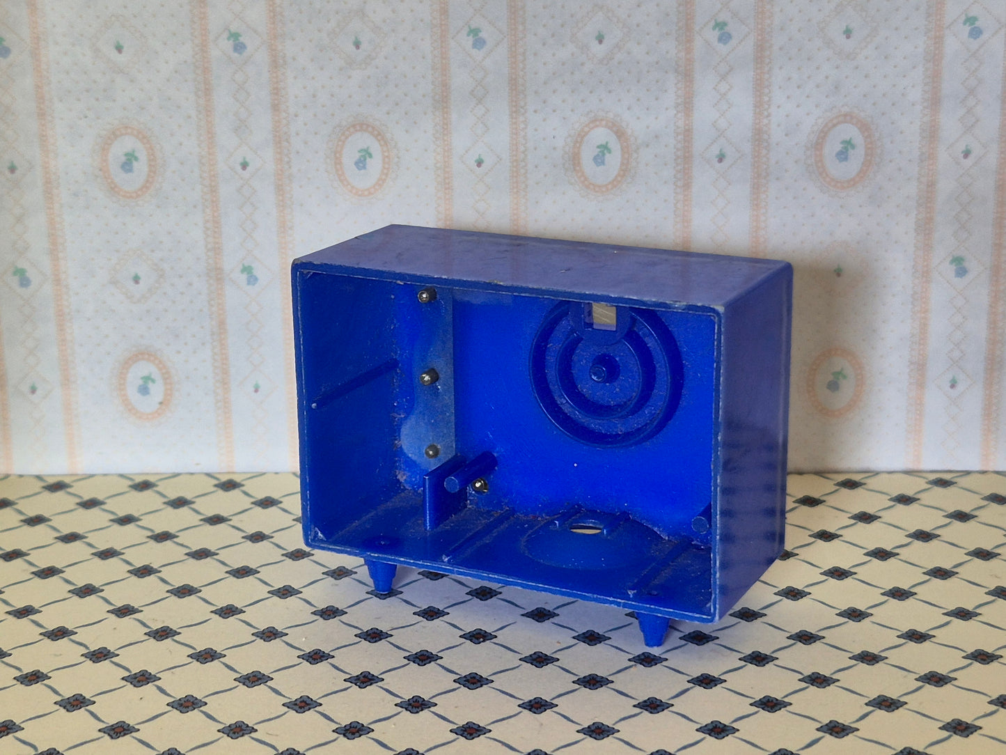 1:12 vintage TV, mangler