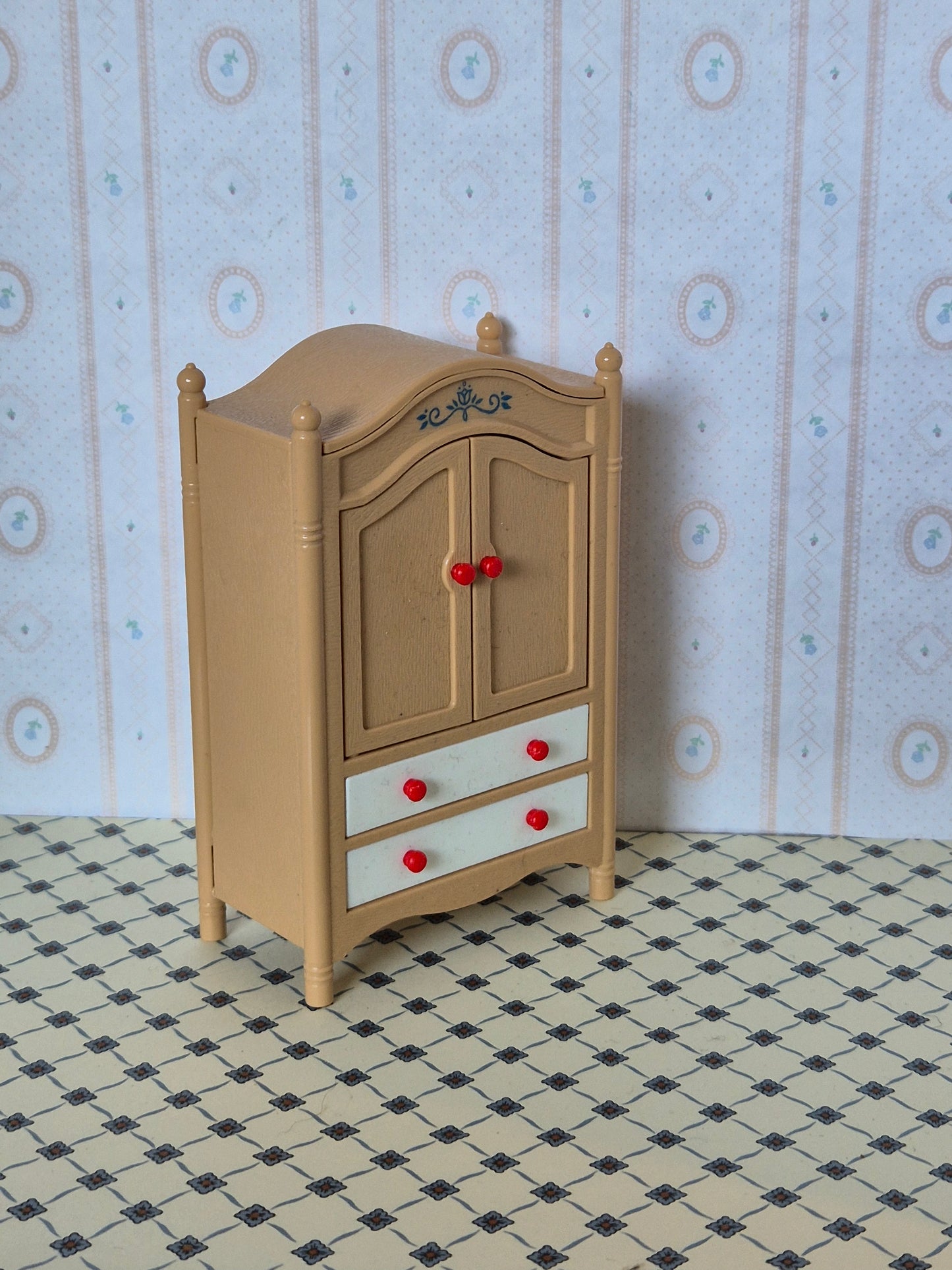 TOMY skab
