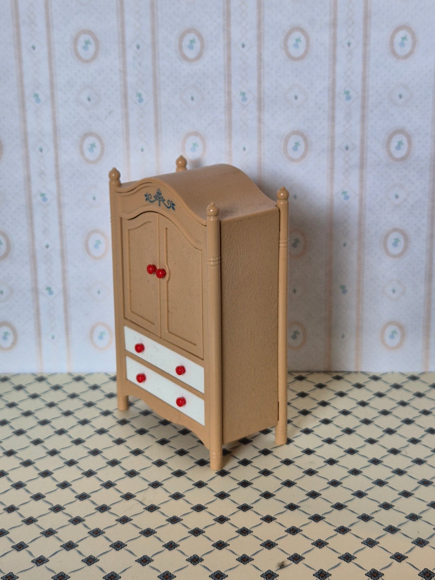 TOMY skab