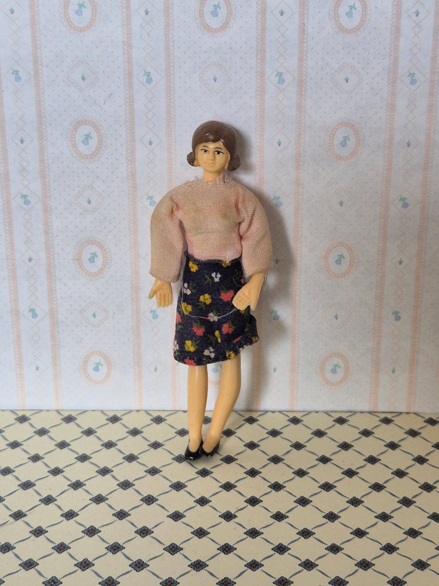 1:18 dame