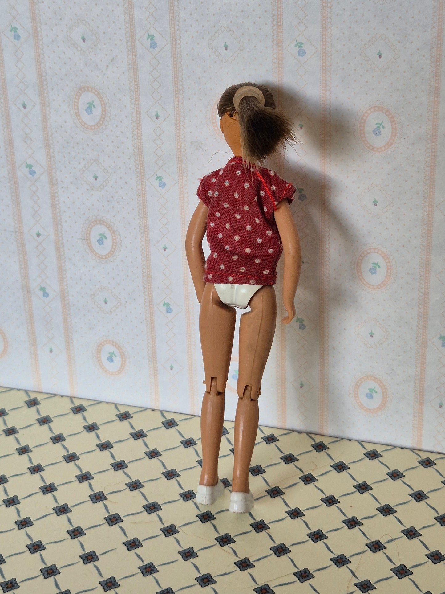 Lundby dame, mangler bukser