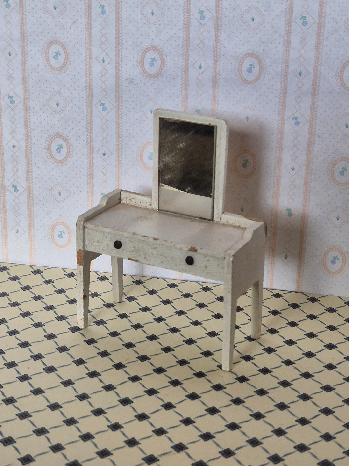 Lundby sminkebord, patina