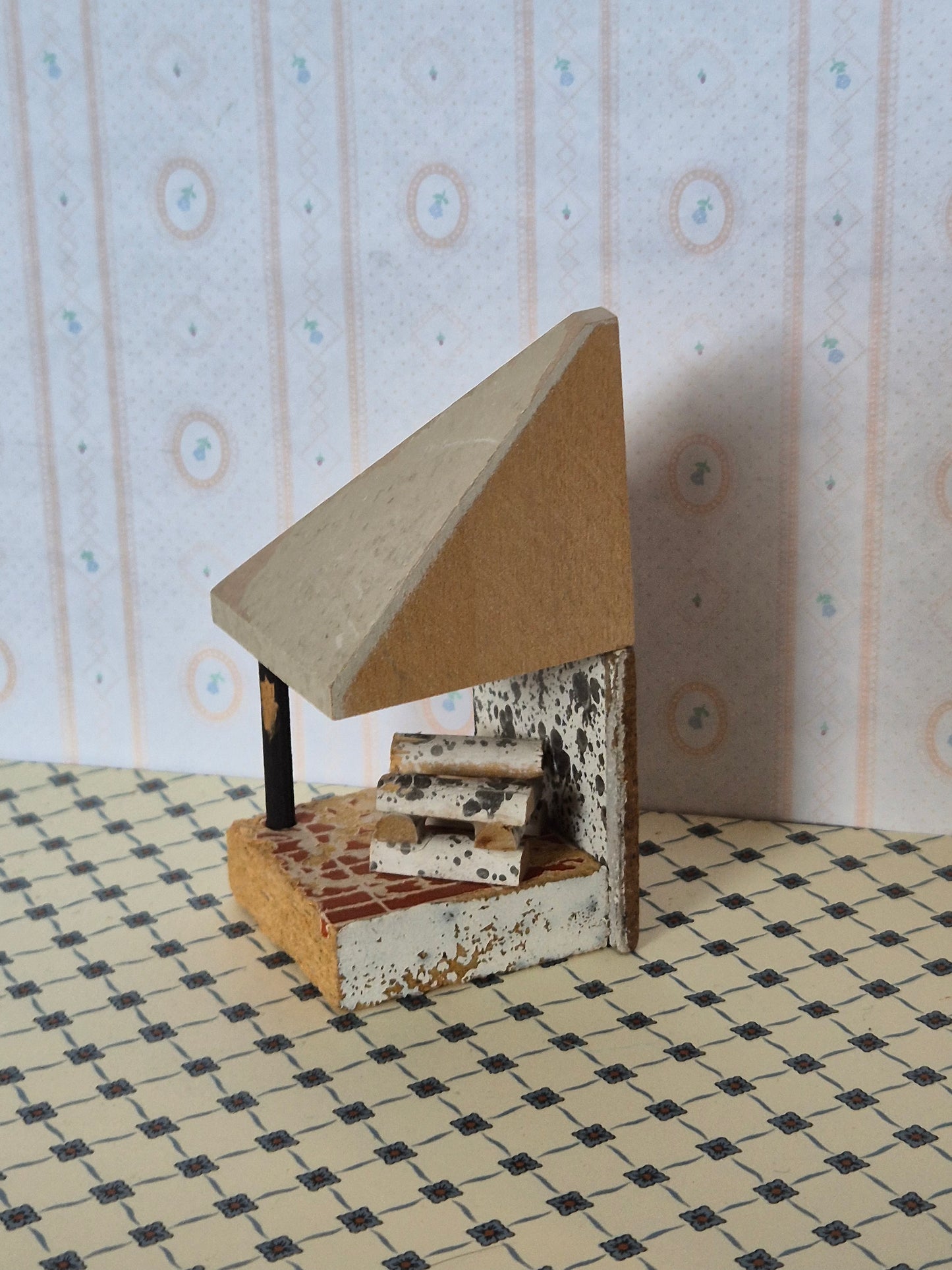 Lundby pejs, mangler