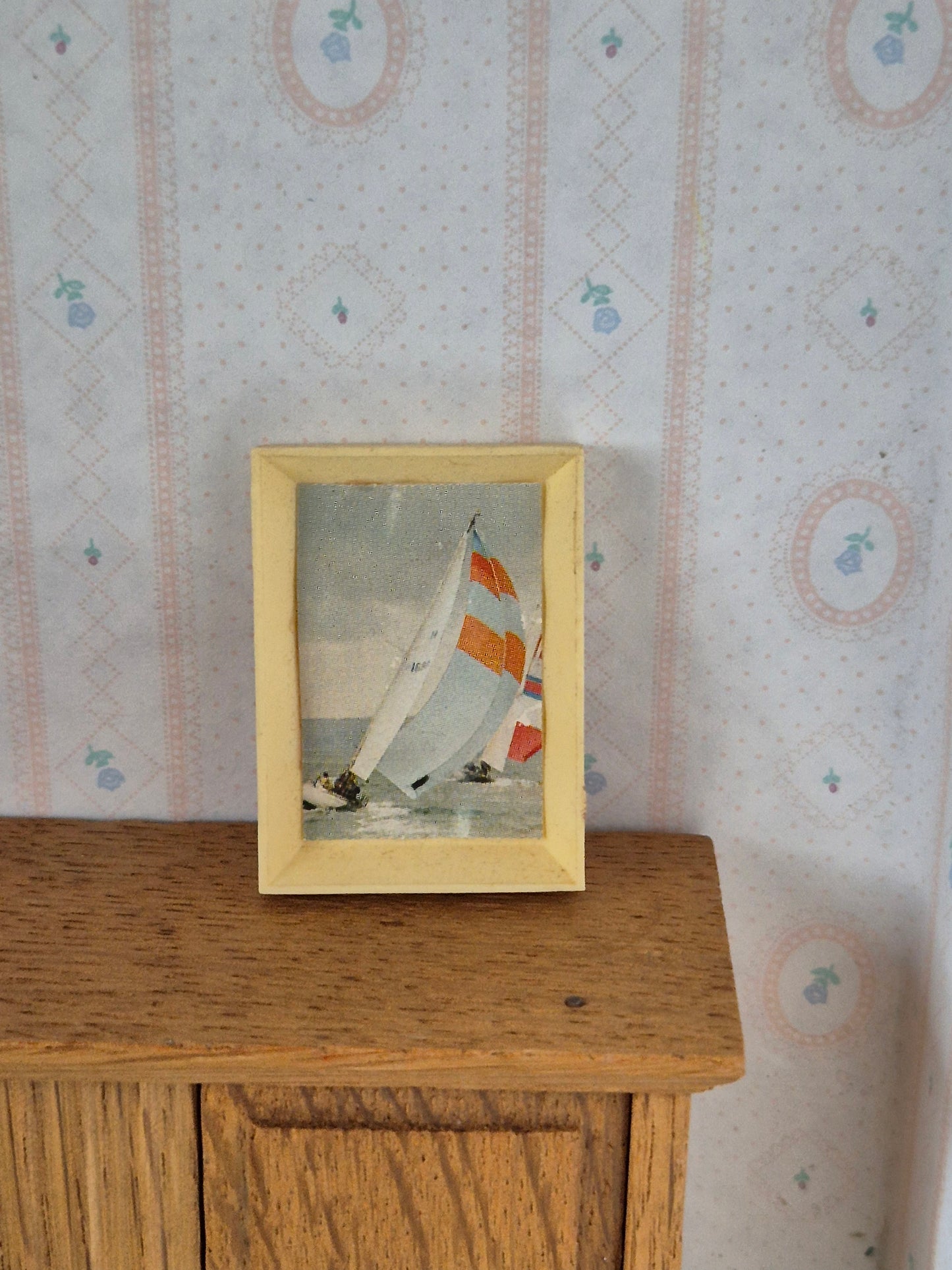 Caroline Home billede, krøllet
