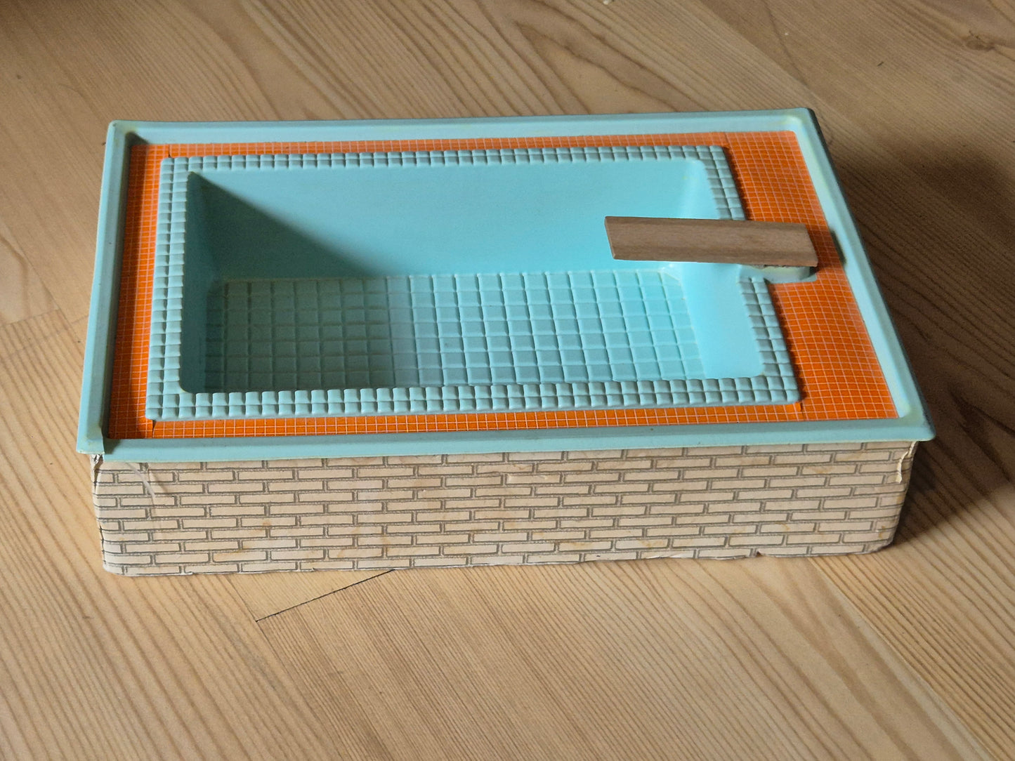 Lundby swimmingpool, patina