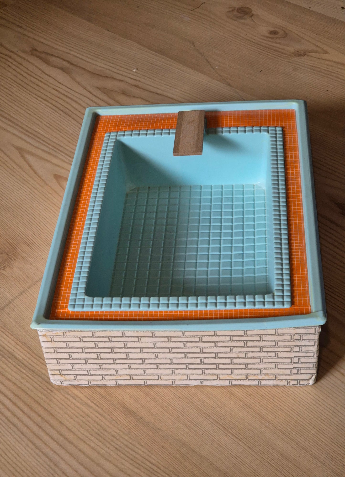 Lundby swimmingpool, patina
