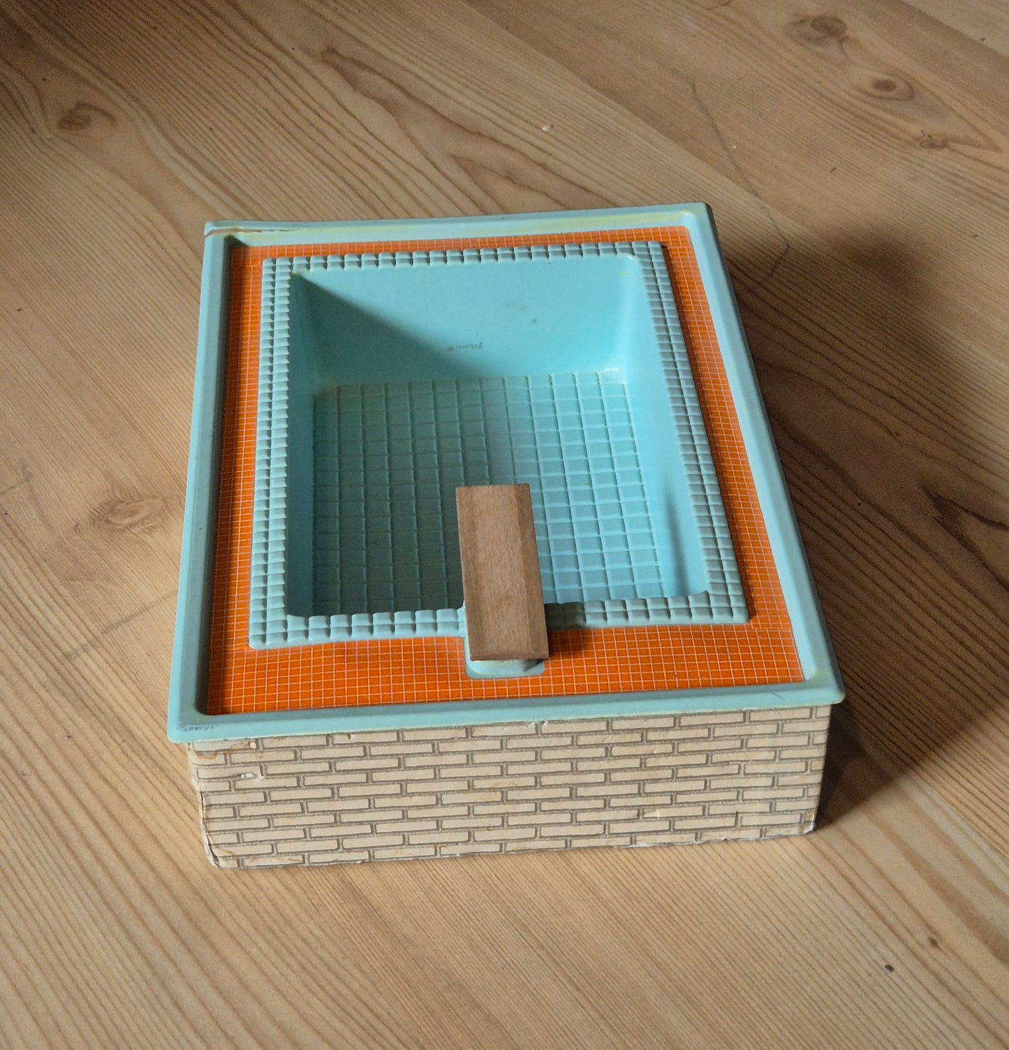 Lundby swimmingpool, patina