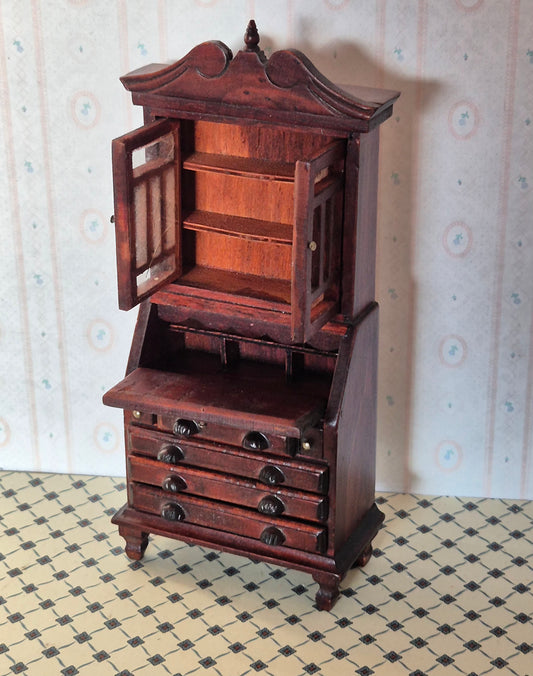 1:12 vitrineskab, Hello Dolly