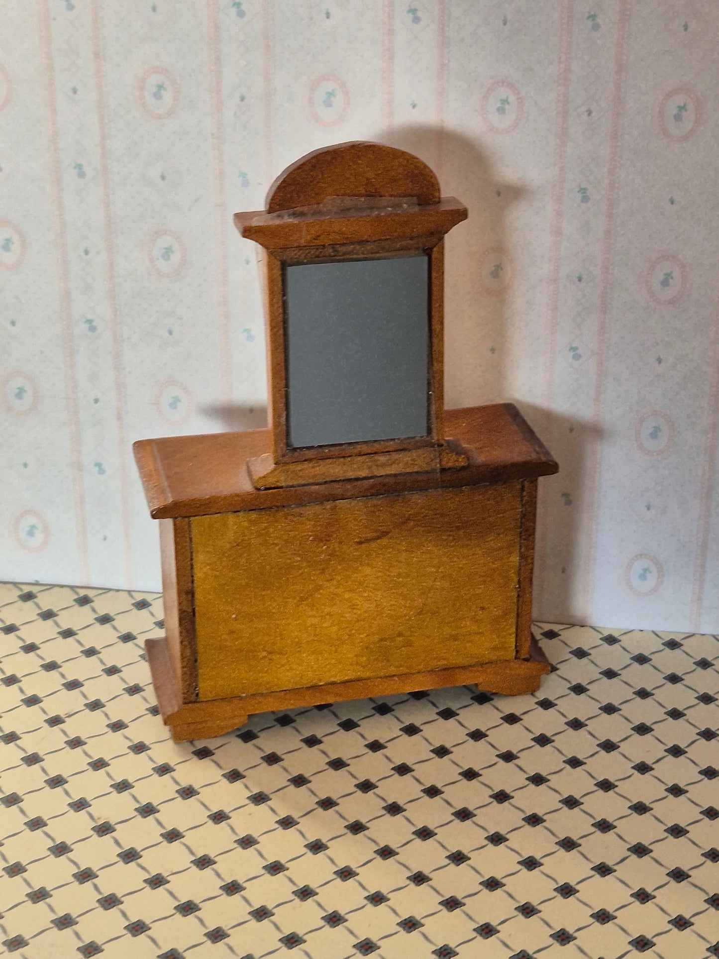 1:12 sminkebord, Hello Dolly