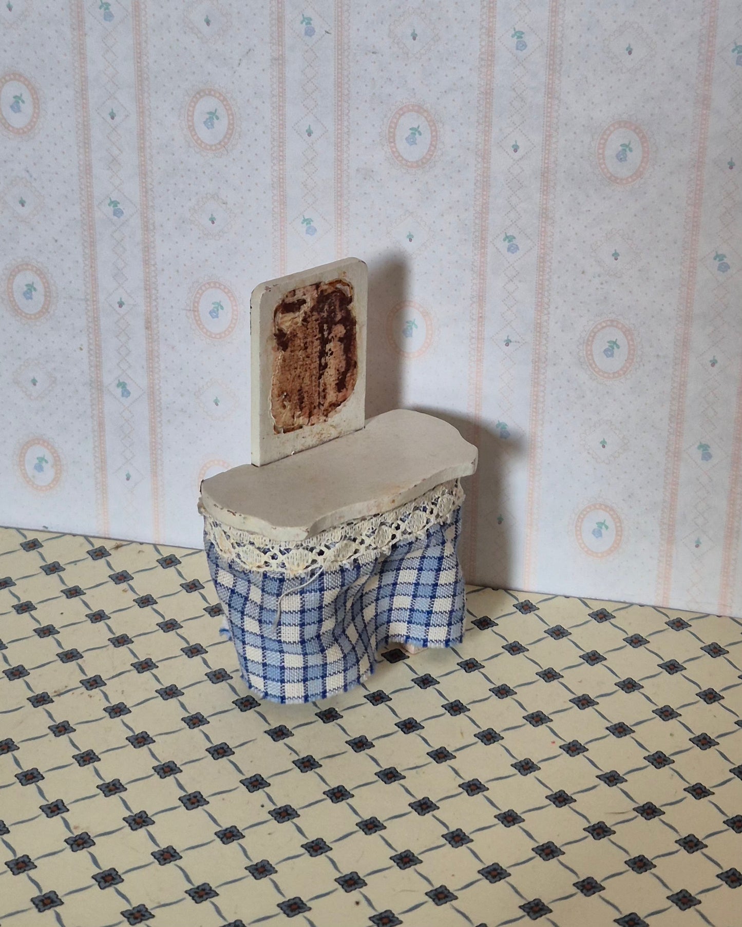 Hanse sminkebord, mangler