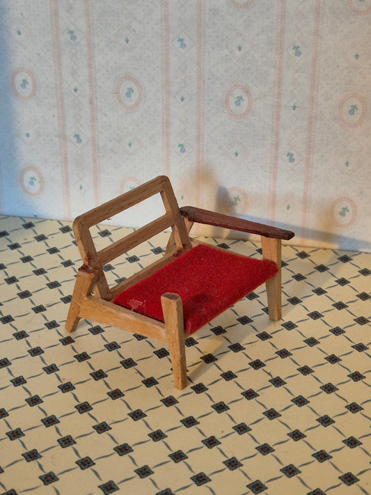 Lisa lænestol, mangler