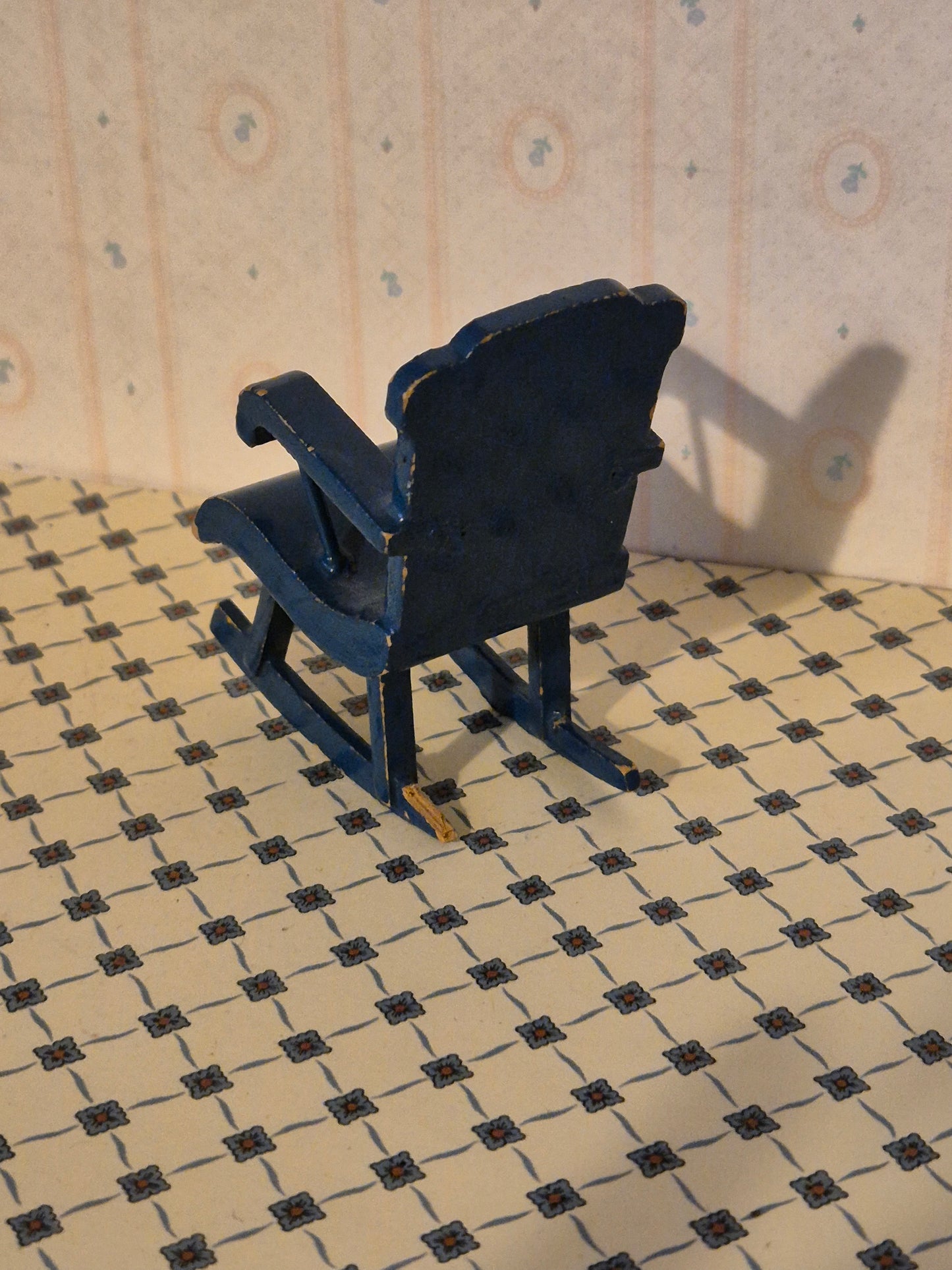 Hanse gyngestol, knækket fod