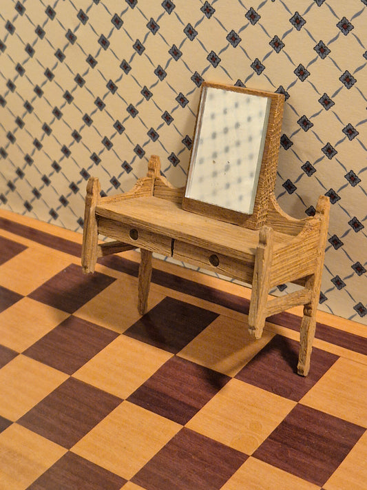 Lisa sminkebord, mangler to ben