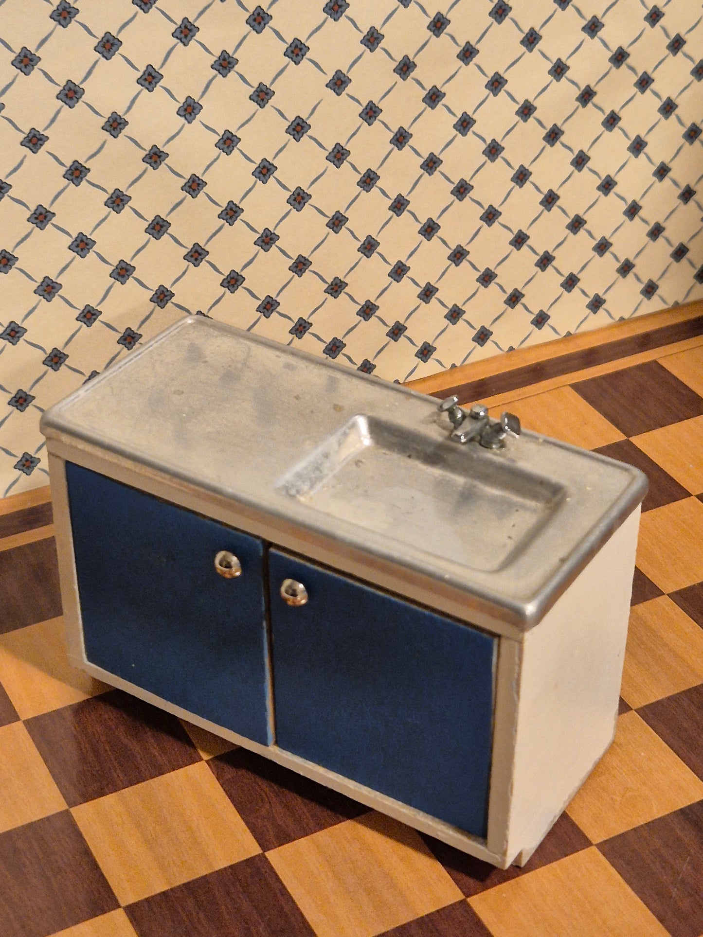 Lundby køkkenvask, skæv låge