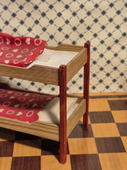 Lundby køjeseng, vipper