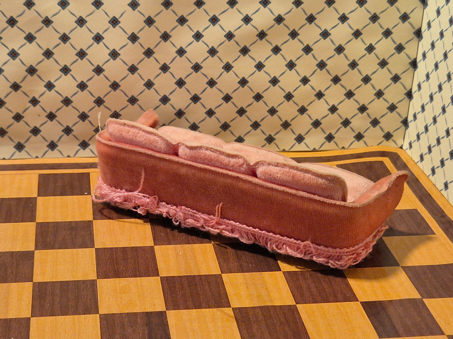 Lundby sofa, hul