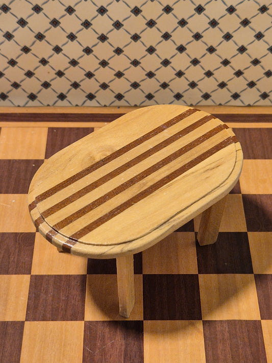 Lundby bord, skævt ben