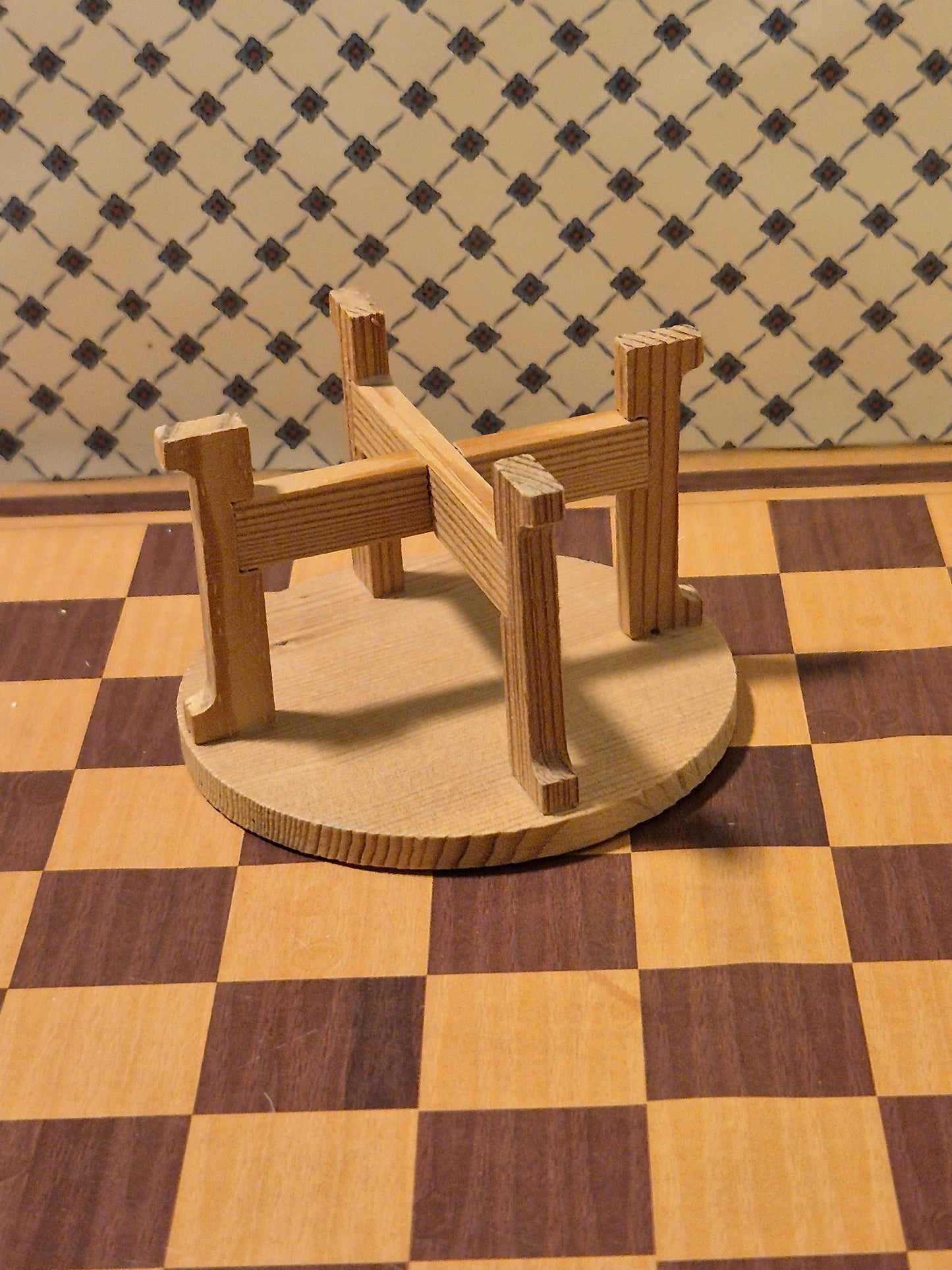 Lundby bord, patina