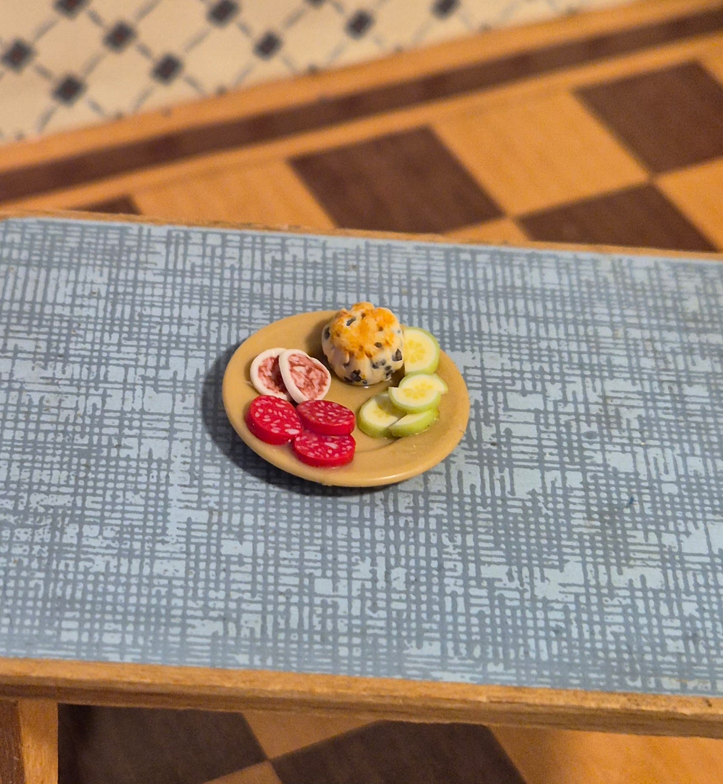 1:12 pølse og brød