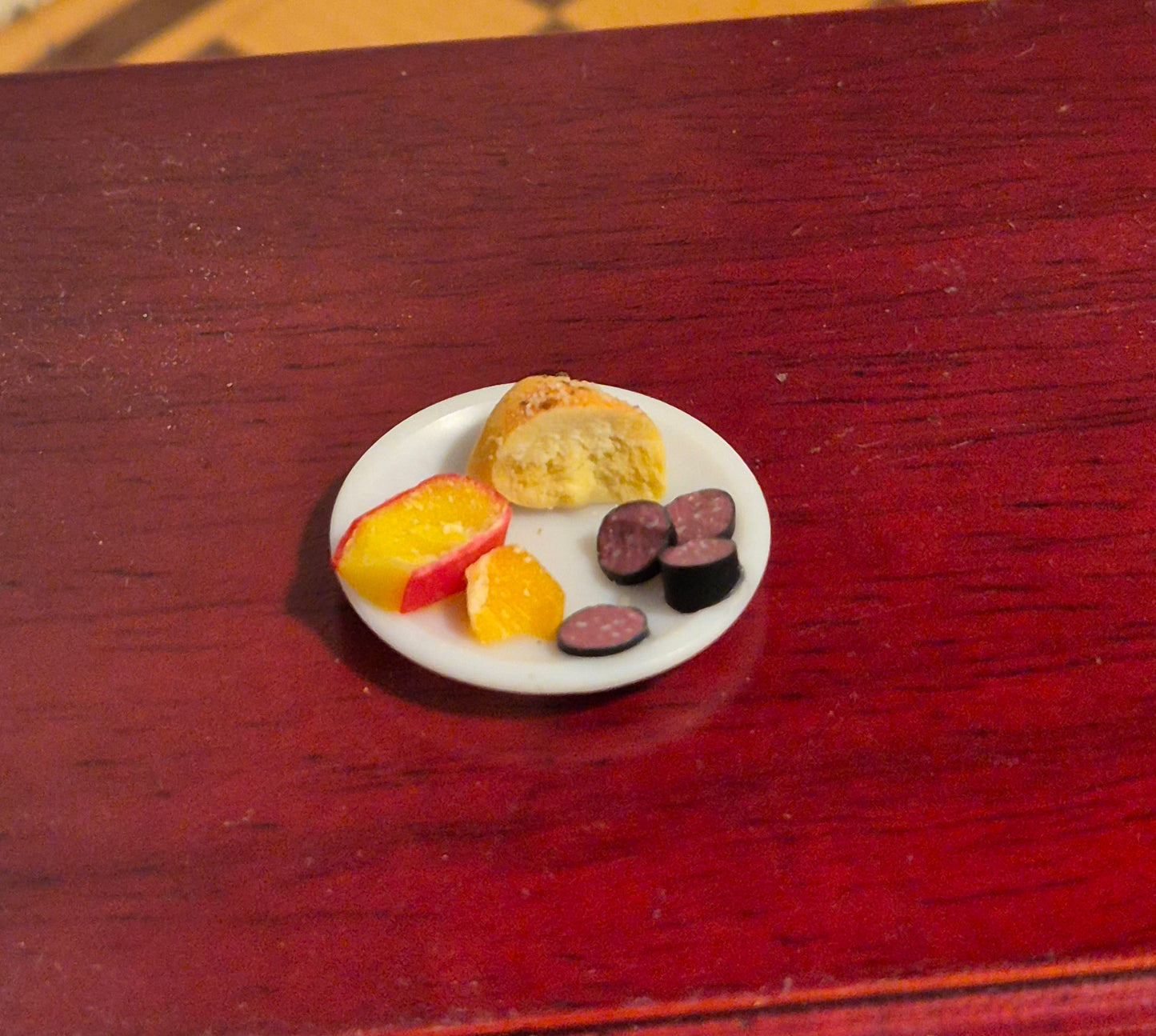 1:12 ost, pølse og brød