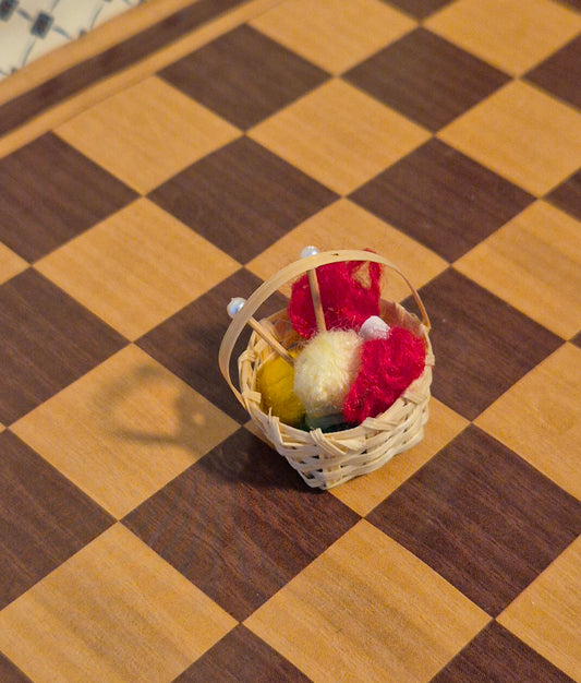 1:12 Kurv med strikketøj