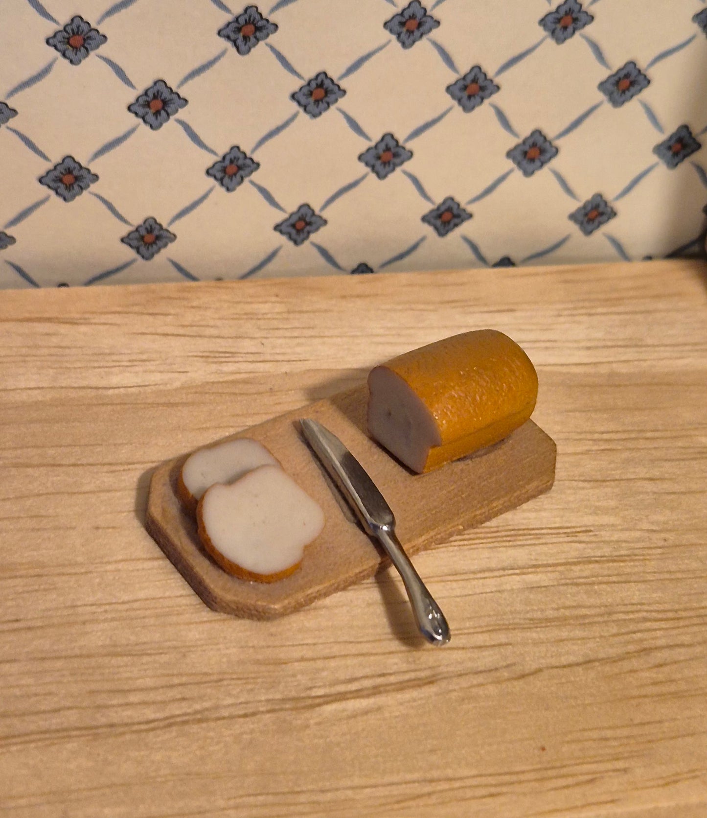 1:12 Brød på bræt