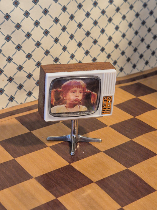 Lundby TV, mangler fod