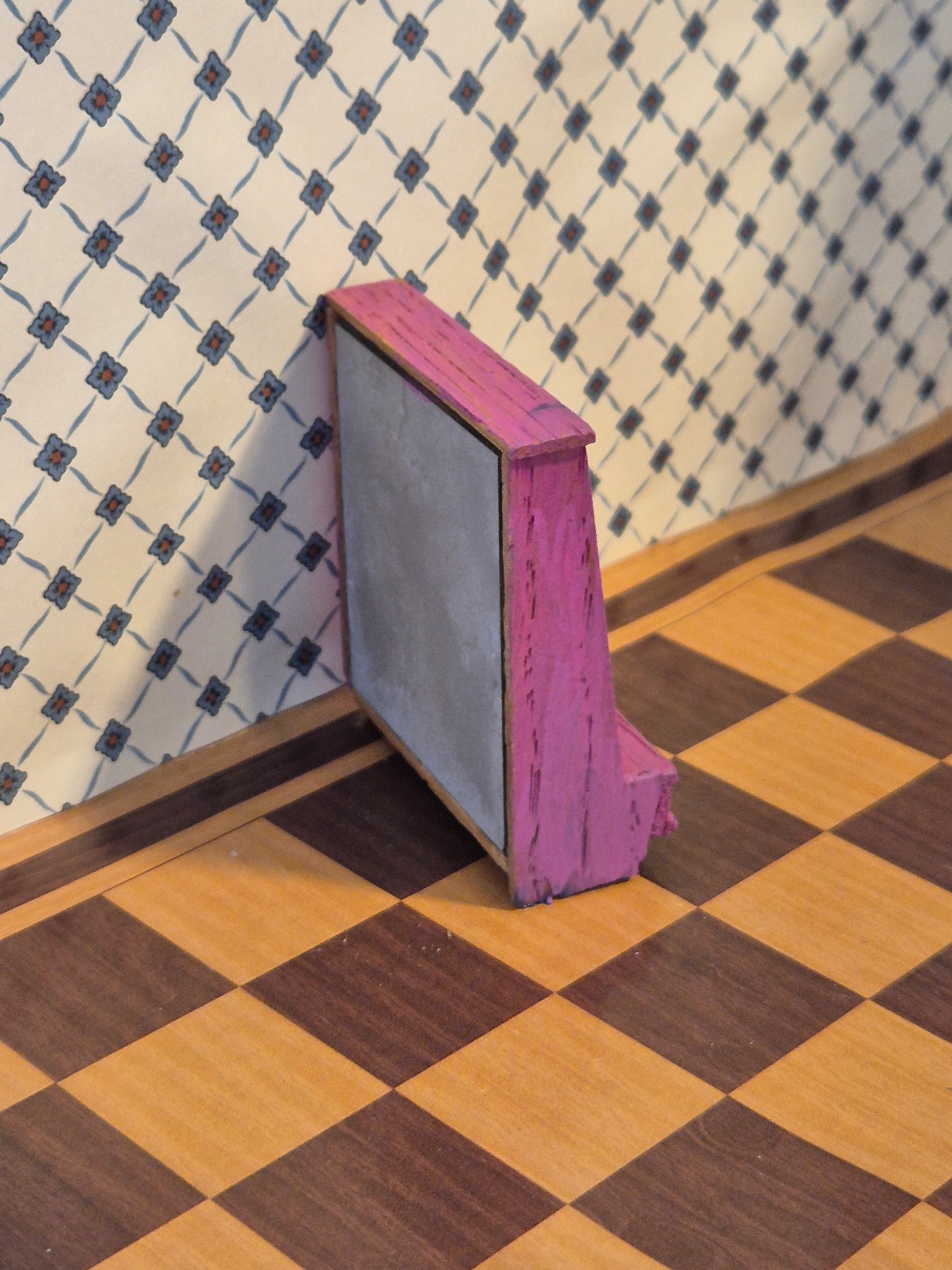 Lisa spejl, malet og uden ben